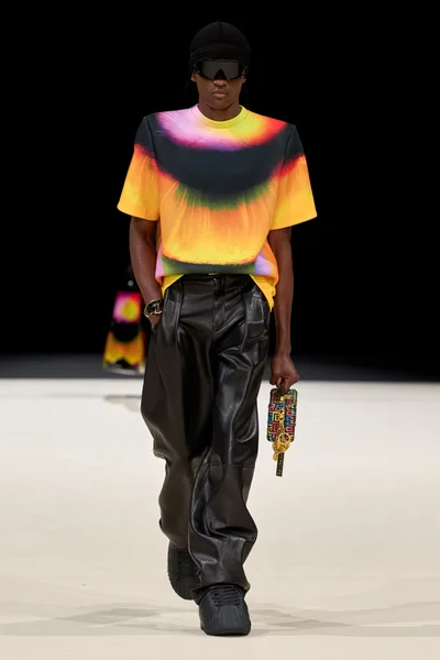 Look 33